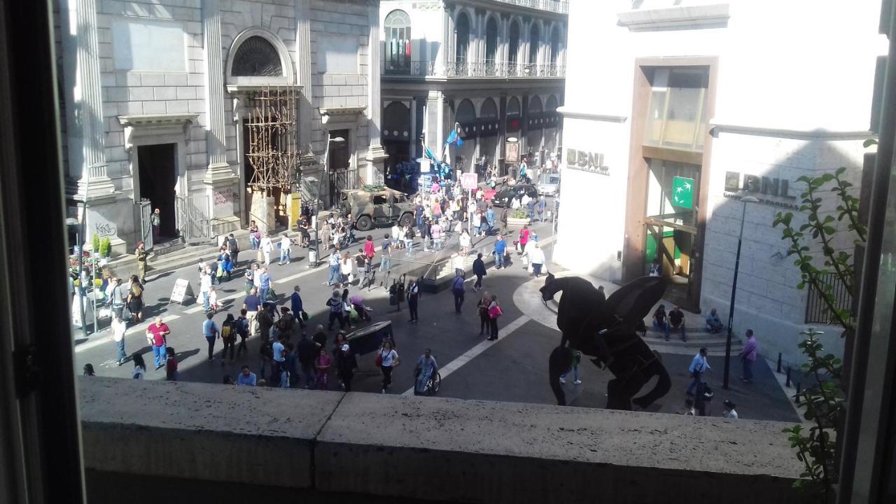 Toledo Street B&B Napoli Bagian luar foto