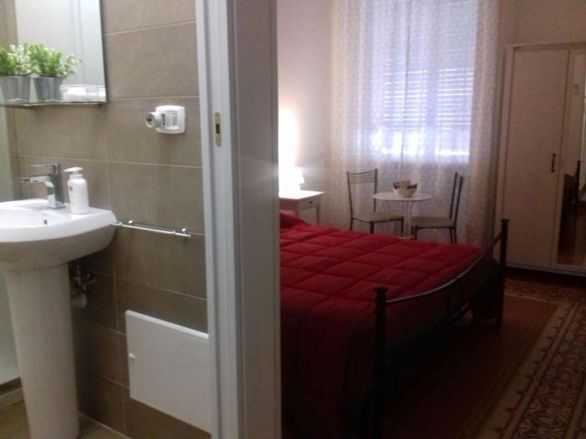 Toledo Street B&B Napoli Bagian luar foto