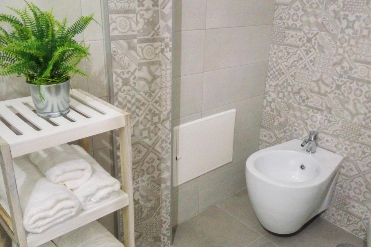 Toledo Street B&B Napoli Bagian luar foto
