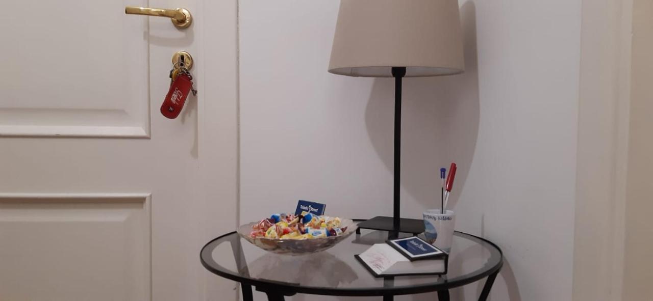 Toledo Street B&B Napoli Bagian luar foto